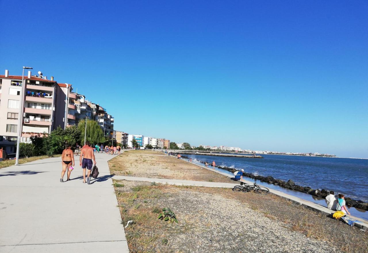 Sunny Day Apartment Pomorie Exteriör bild