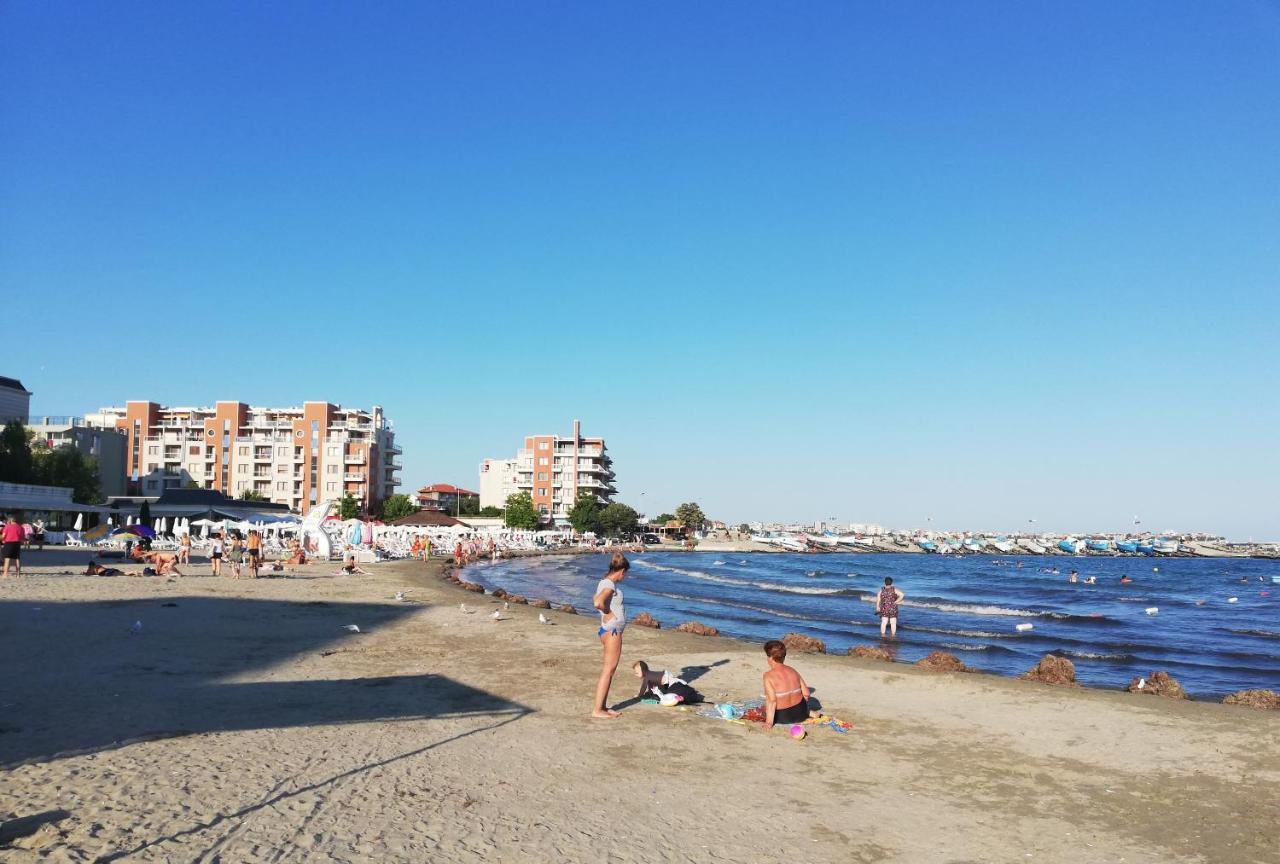 Sunny Day Apartment Pomorie Exteriör bild